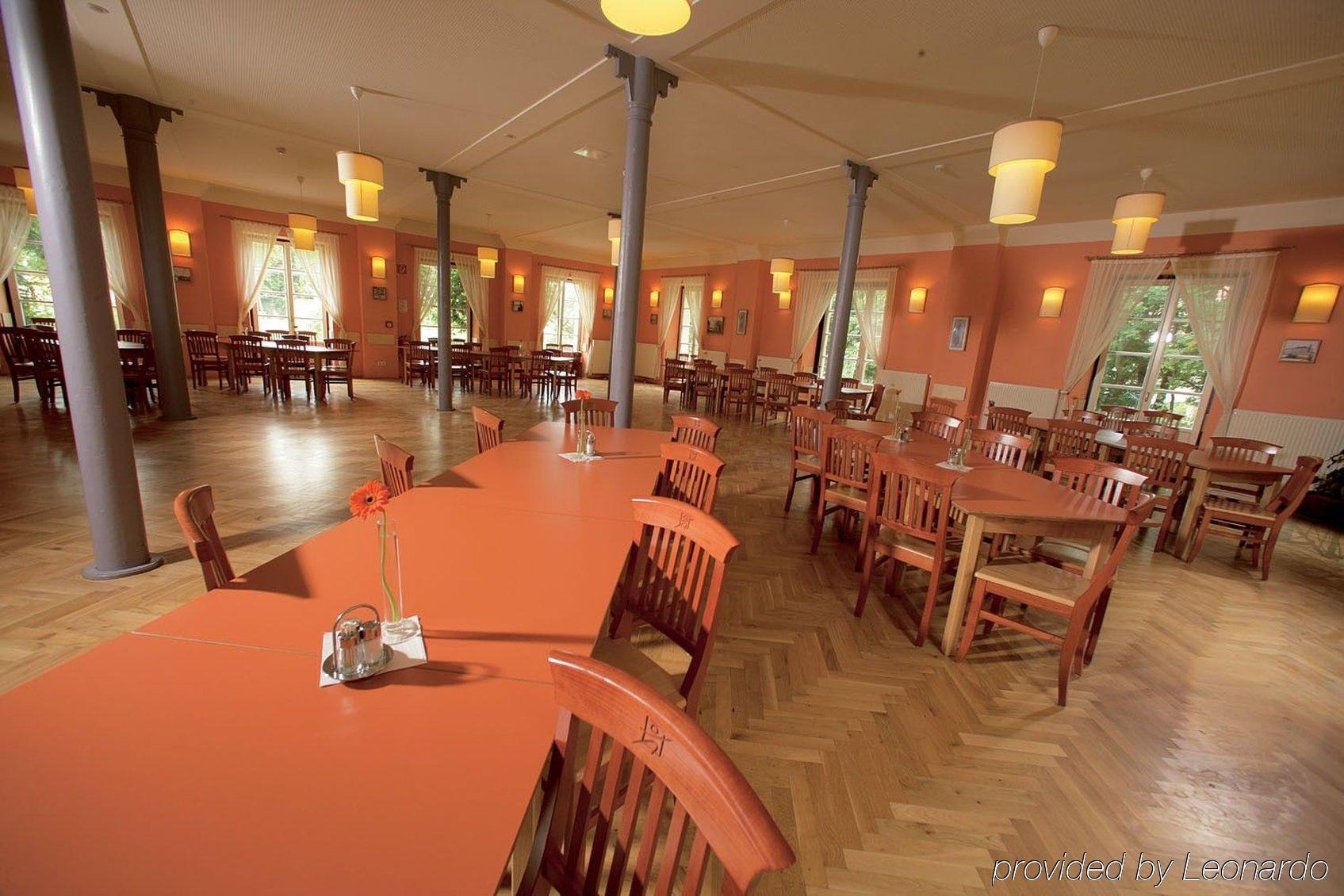 Jufa Hotel Fuerstenfeld Ngoại thất bức ảnh