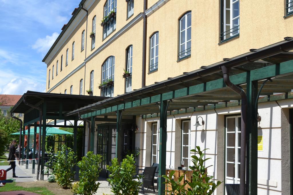 Jufa Hotel Fuerstenfeld Ngoại thất bức ảnh