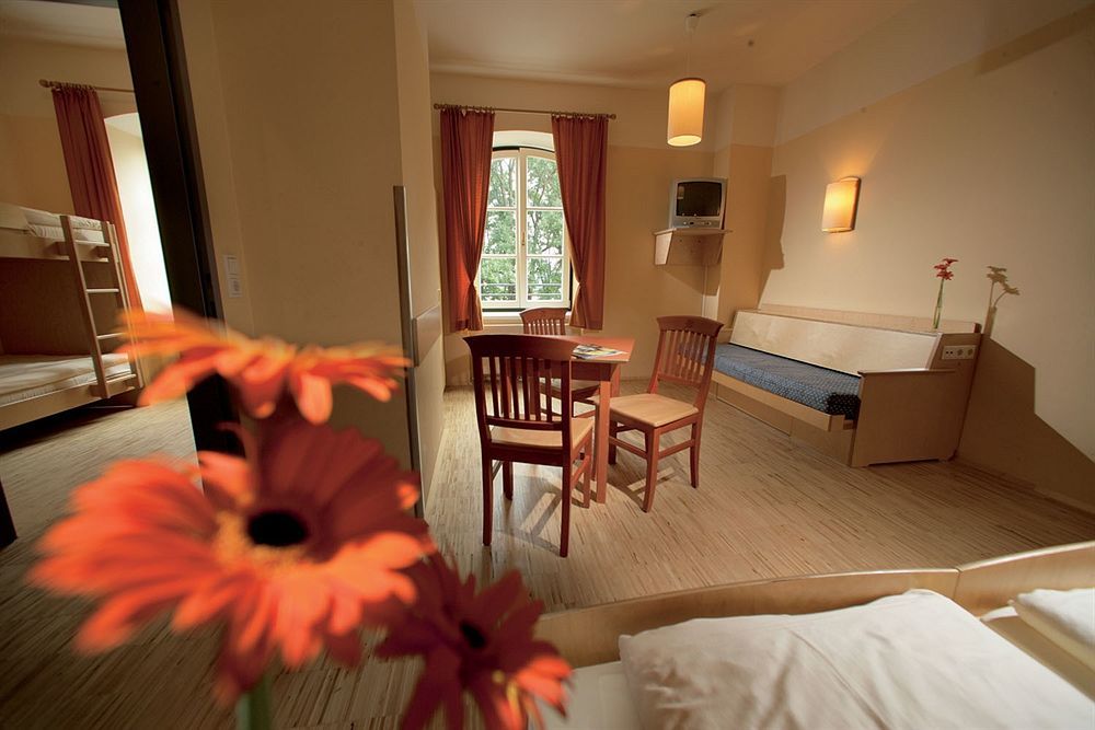 Jufa Hotel Fuerstenfeld Ngoại thất bức ảnh