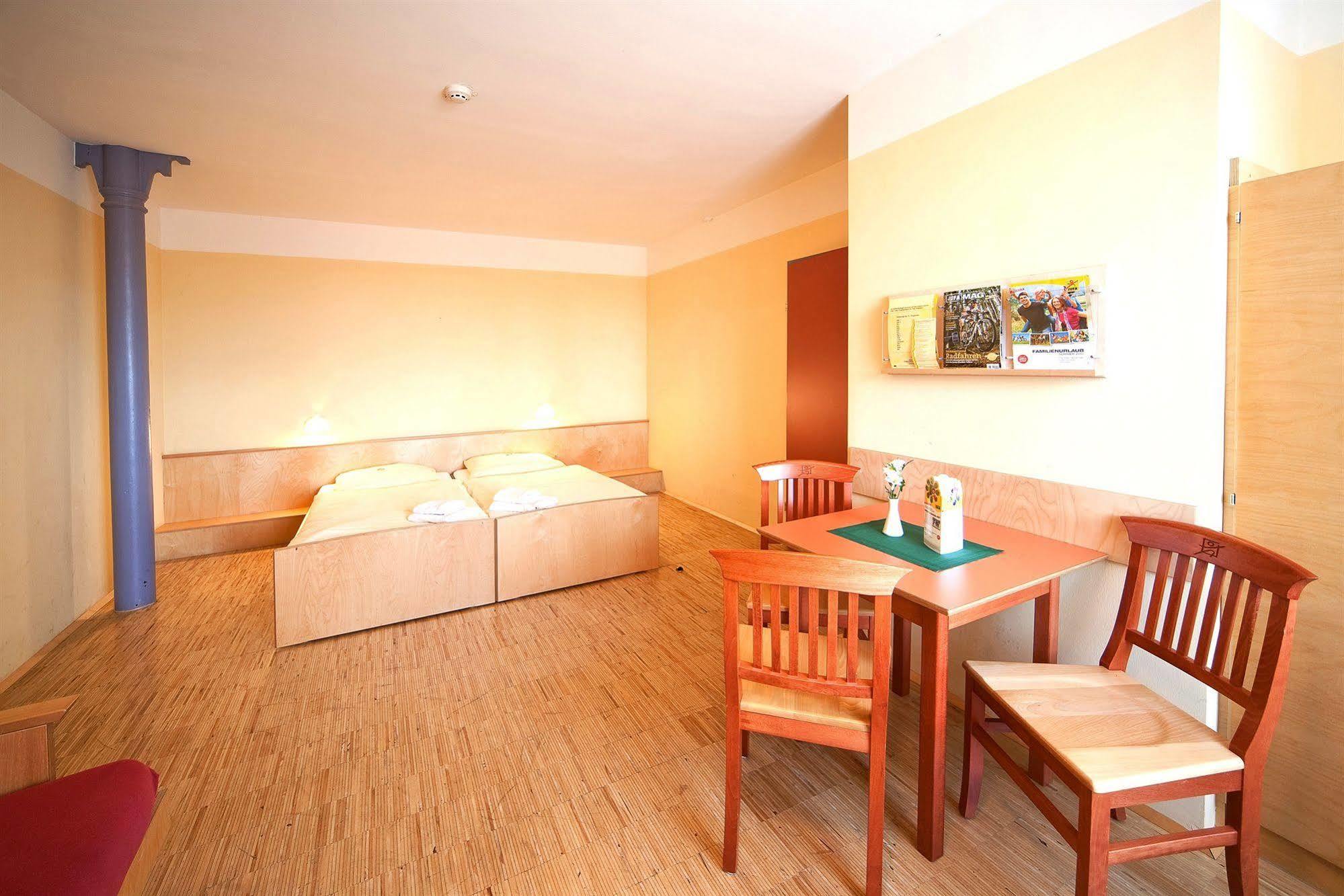 Jufa Hotel Fuerstenfeld Ngoại thất bức ảnh