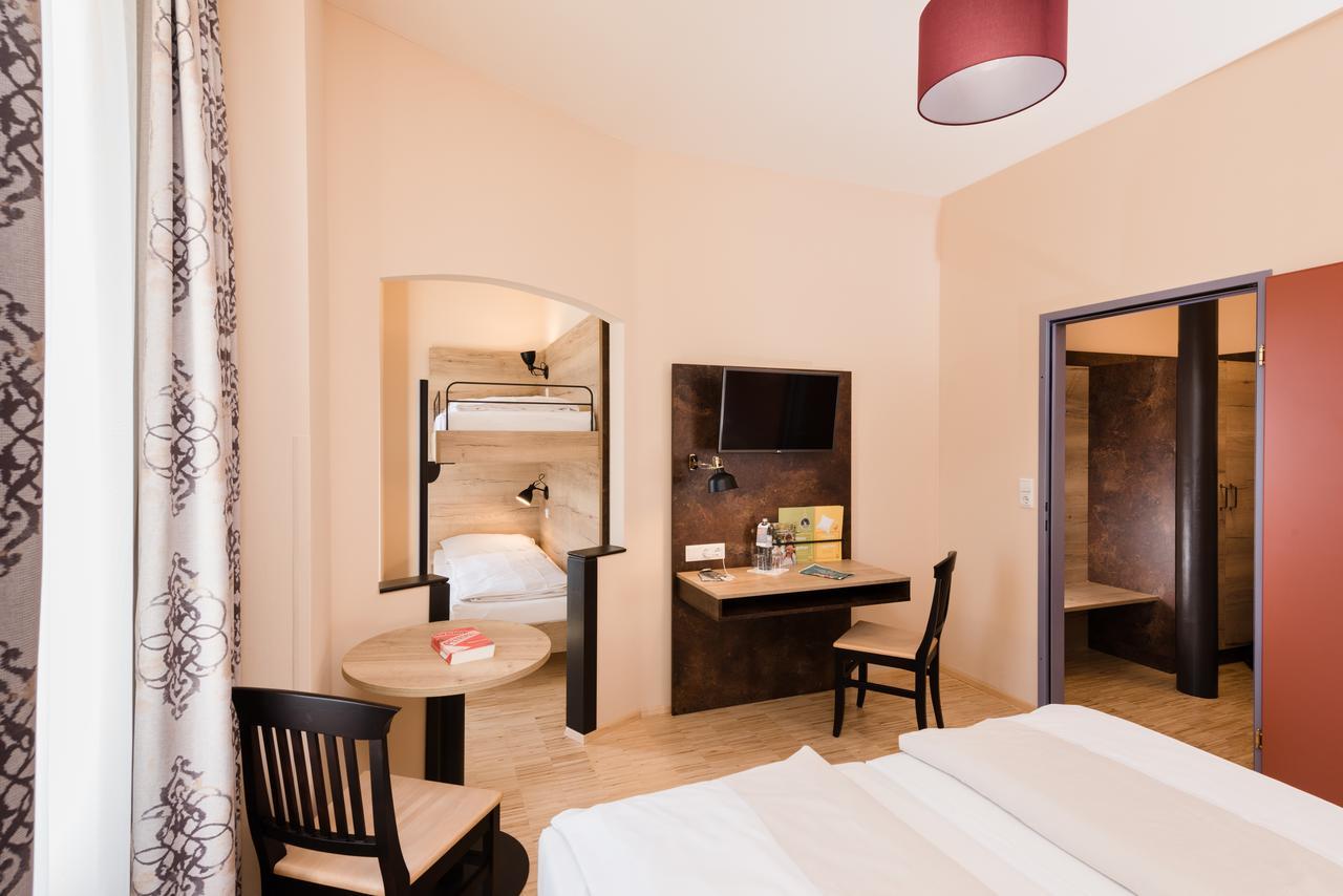 Jufa Hotel Fuerstenfeld Ngoại thất bức ảnh