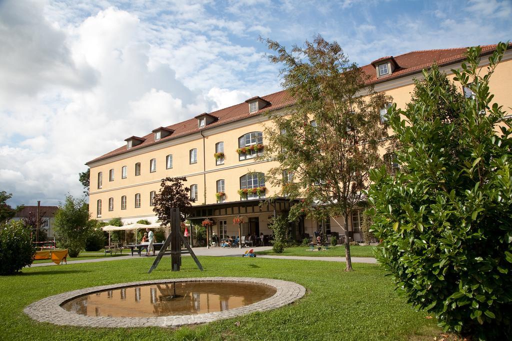 Jufa Hotel Fuerstenfeld Ngoại thất bức ảnh